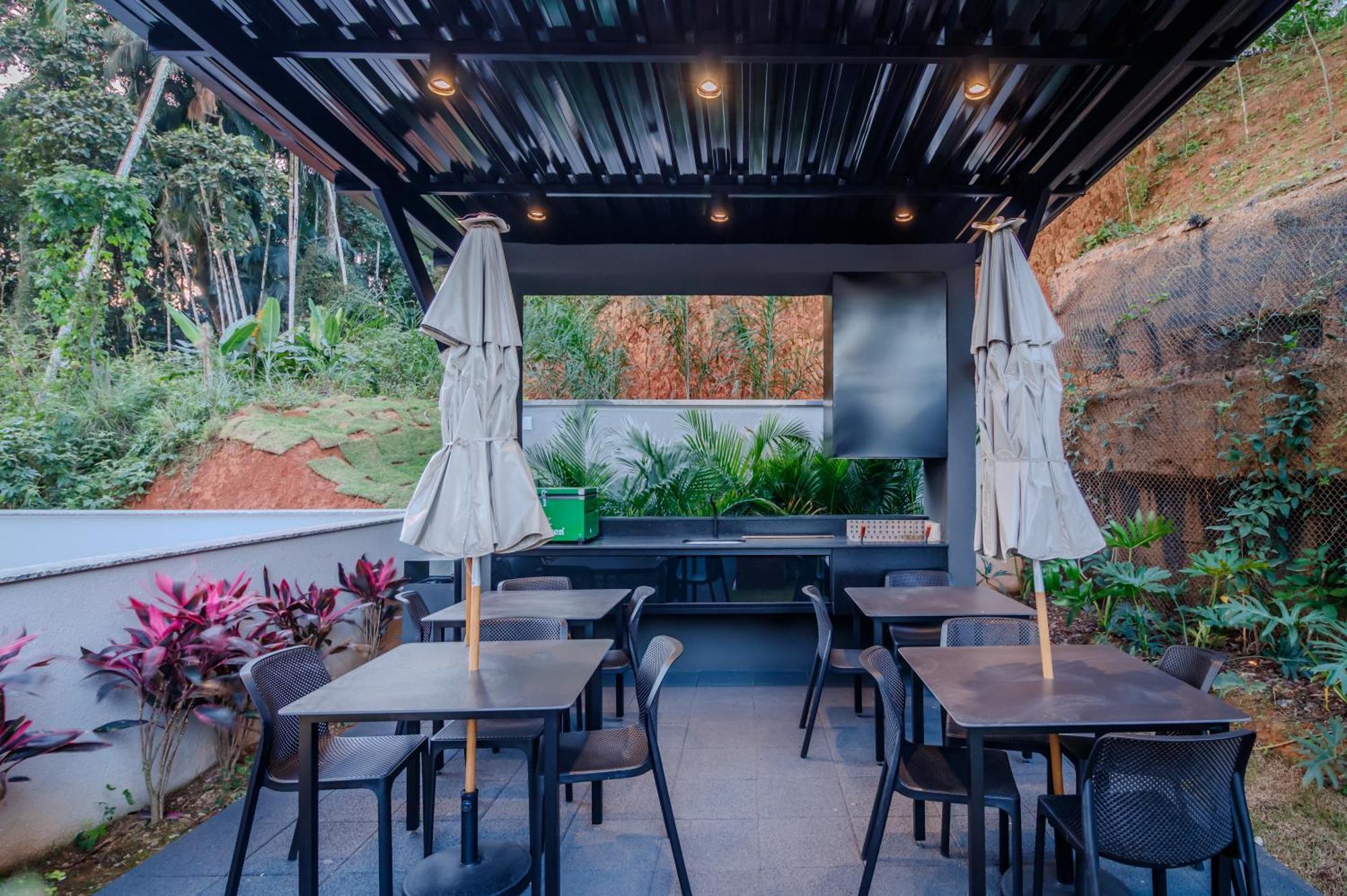 Apartamento Loft Novo Todo Mobiliado Com Wifi Piscina E Proximo A Oktober *